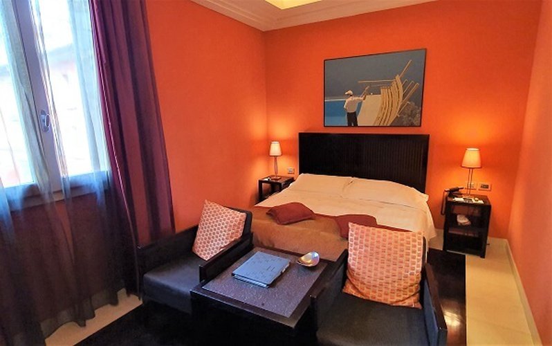 Klassisches doppelzimmer art hotel novecento bologna, italia Klassisches doppelzimmer art hotel novecento bologna, italia