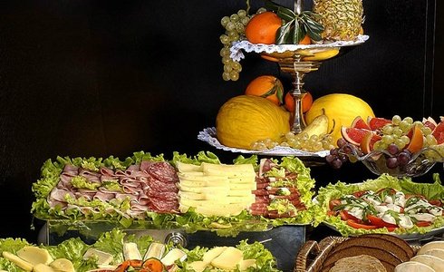 FRÜHSTÜCKSBUFFET INKLUSIVE VON 7:00 BIS 11:00 A. M. Art Hotel Novecento in Bologna, Italia FRÜHSTÜCKSBUFFET INKLUSIVE VON 7:00 BIS 11:00 A. M. Art Hotel Novecento in Bologna, Italia