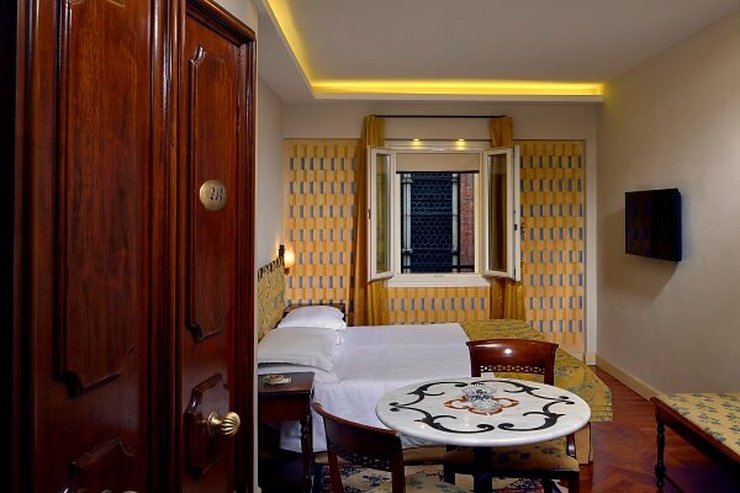 KLASSISCHES DOPPELZIMMER Art Hotel Commercianti Bologna, Italia KLASSISCHES DOPPELZIMMER Art Hotel Commercianti Bologna, Italia