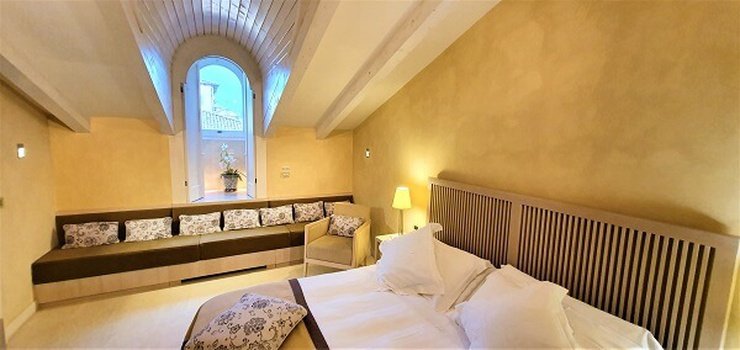 DELUXE PENTHOUSE ZIMMER Art Hotel Novecento Bologna, Italia DELUXE PENTHOUSE ZIMMER Art Hotel Novecento Bologna, Italia