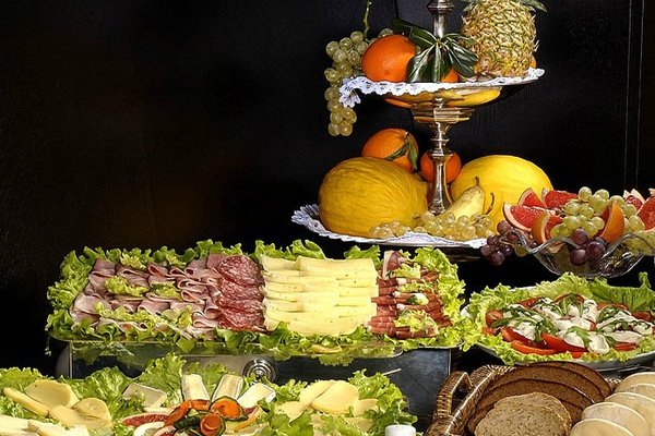 FrÜhstÜcksbuffet inklusive von 7:00 bis 11:00 a. m. art hotel novecento bologna, italia FrÜhstÜcksbuffet inklusive von 7:00 bis 11:00 a. m. art hotel novecento bologna, italia