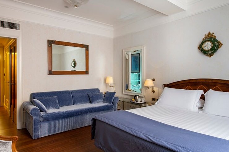 JUNIOR KOMFORT Art Hotel Orologio Bologna, Italia JUNIOR KOMFORT Art Hotel Orologio Bologna, Italia