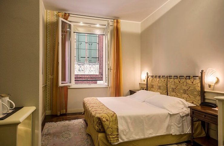 KLASSISCHES DOPPELZIMMER Art Hotel Commercianti Bologna, Italia KLASSISCHES DOPPELZIMMER Art Hotel Commercianti Bologna, Italia