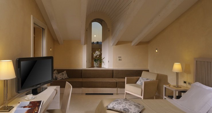 DELUXE-DOPPELZIMMER Art Hotel Novecento Bologna, Italia DELUXE-DOPPELZIMMER Art Hotel Novecento Bologna, Italia