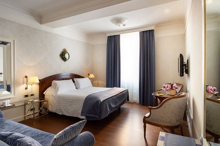 Junior komfort art hotel orologio bologna, italia Junior komfort art hotel orologio bologna, italia