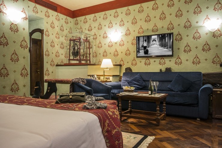 DELUXE JUNIOR SUITE Art Hotel Commercianti Bologna, Italia DELUXE JUNIOR SUITE Art Hotel Commercianti Bologna, Italia