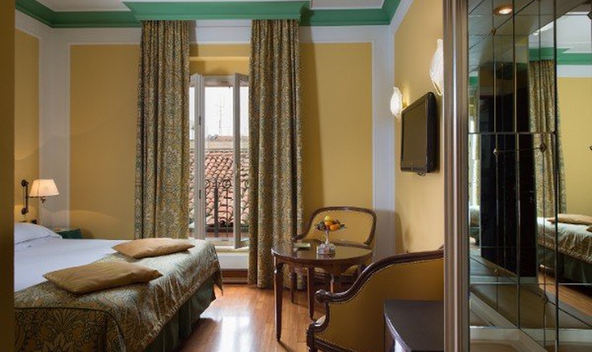 Deluxe zimmer Art Hotel Orologio Bologna Deluxe zimmer Art Hotel Orologio Bologna