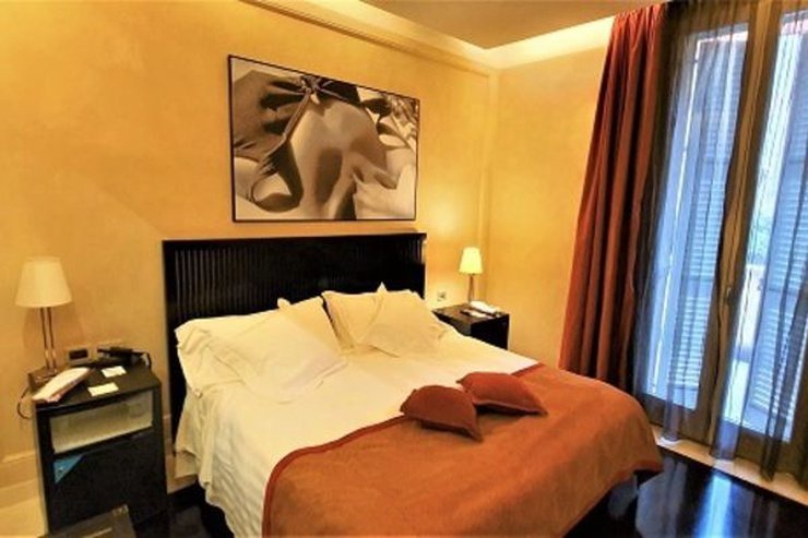 Deluxe balcony zimmer art hotel novecento bologna Deluxe balcony zimmer art hotel novecento bologna