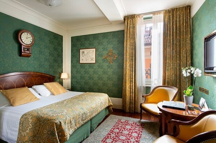 Klassisches doppelzimmer art hotel orologio bologna, italia Klassisches doppelzimmer art hotel orologio bologna, italia