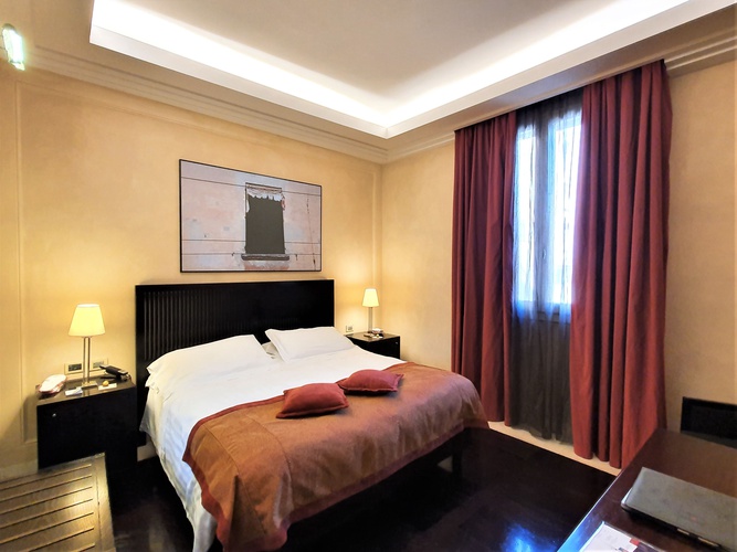 Klassisches doppelzimmer art hotel novecento bologna Klassisches doppelzimmer art hotel novecento bologna