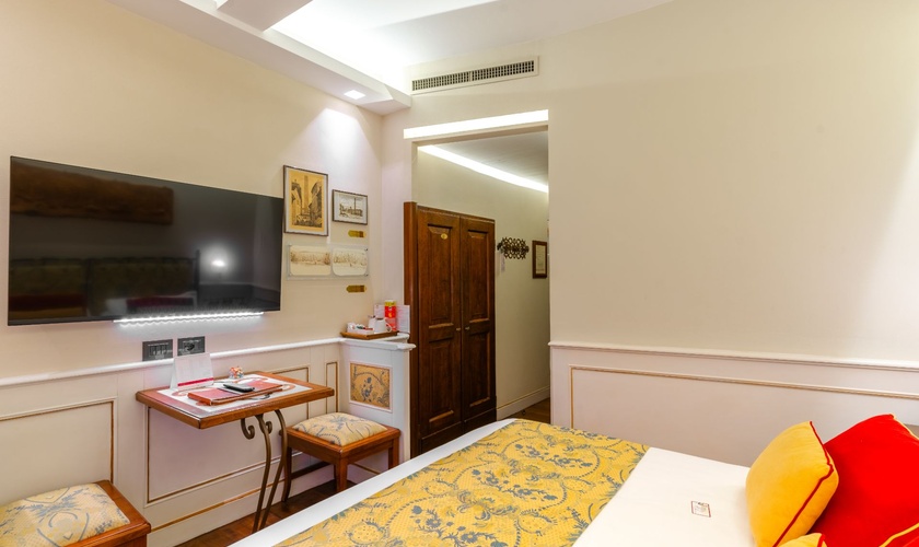 Klassisches Doppelzimmer Art Hotel Commercianti Bologna Klassisches Doppelzimmer Art Hotel Commercianti Bologna