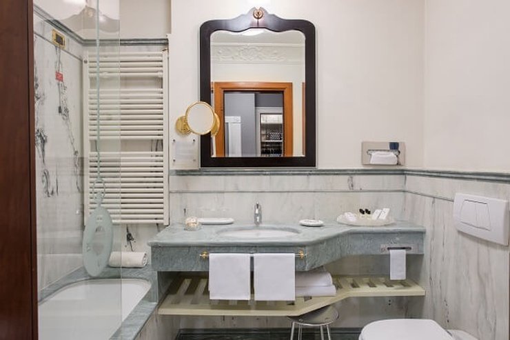 SUITE DELUXE AI COLLI Art Hotel Orologio Bologna, Italia SUITE DELUXE AI COLLI Art Hotel Orologio Bologna, Italia