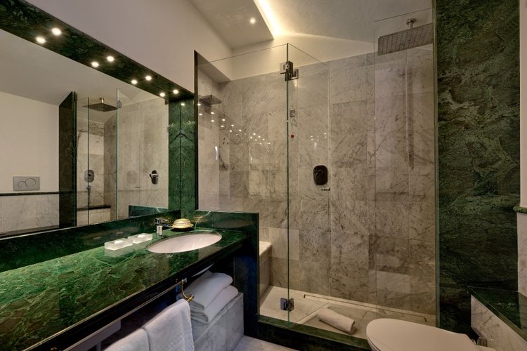Suiten art hotel commercianti bologna Suiten art hotel commercianti bologna