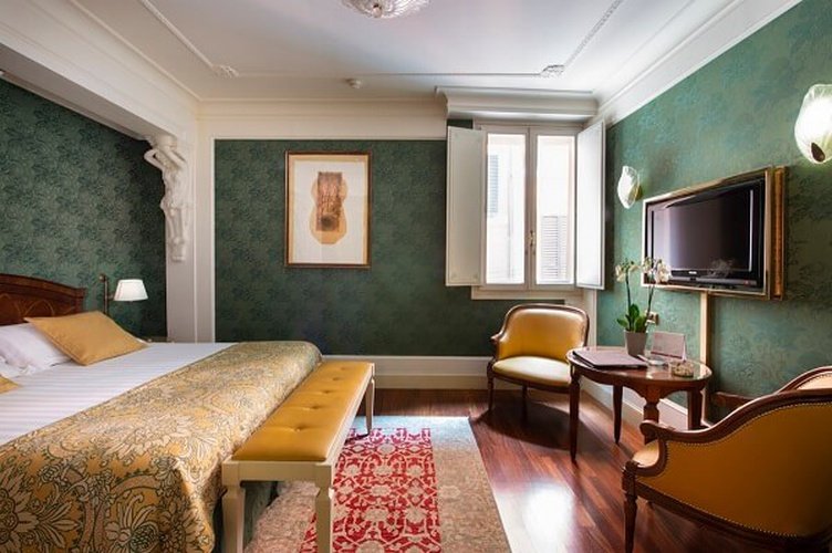 Klassisches doppelzimmer art hotel orologio bologna, italia Klassisches doppelzimmer art hotel orologio bologna, italia