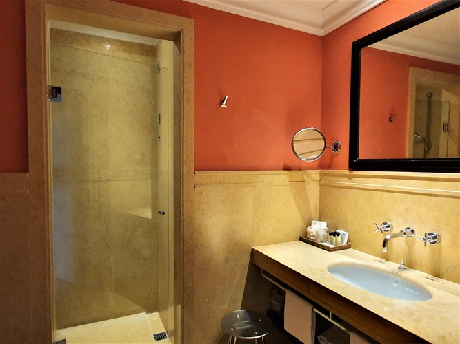 Klassisches doppelzimmer art hotel novecento bologna Klassisches doppelzimmer art hotel novecento bologna