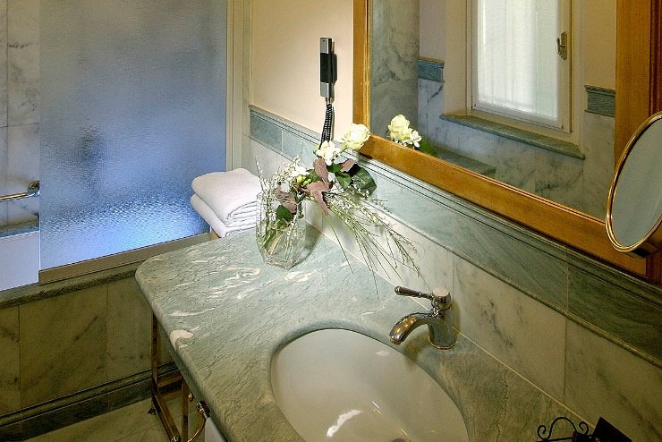 KLASSISCHES DOPPELZIMMER Art Hotel Orologio Bologna, Italia KLASSISCHES DOPPELZIMMER Art Hotel Orologio Bologna, Italia