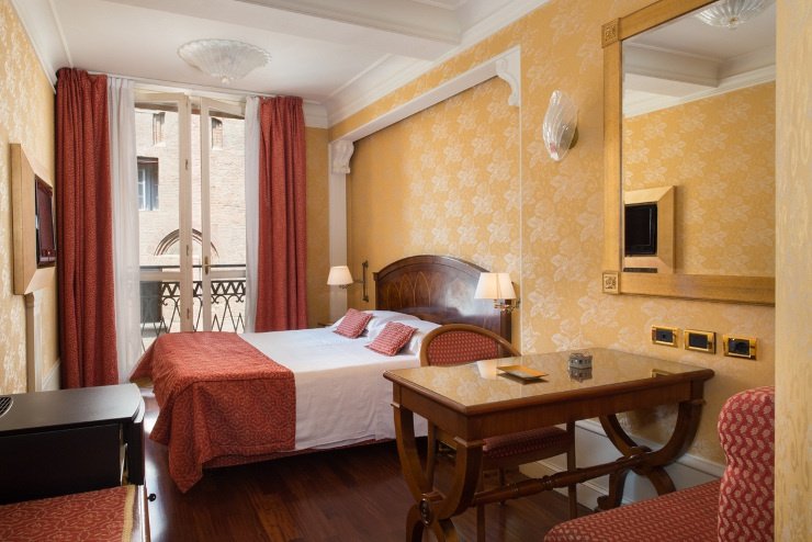 DELUXE-ZIMMER Art Hotel Orologio Bologna, Italia DELUXE-ZIMMER Art Hotel Orologio Bologna, Italia