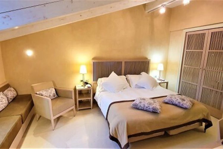 Deluxe penthouse zimmer art hotel novecento bologna Deluxe penthouse zimmer art hotel novecento bologna