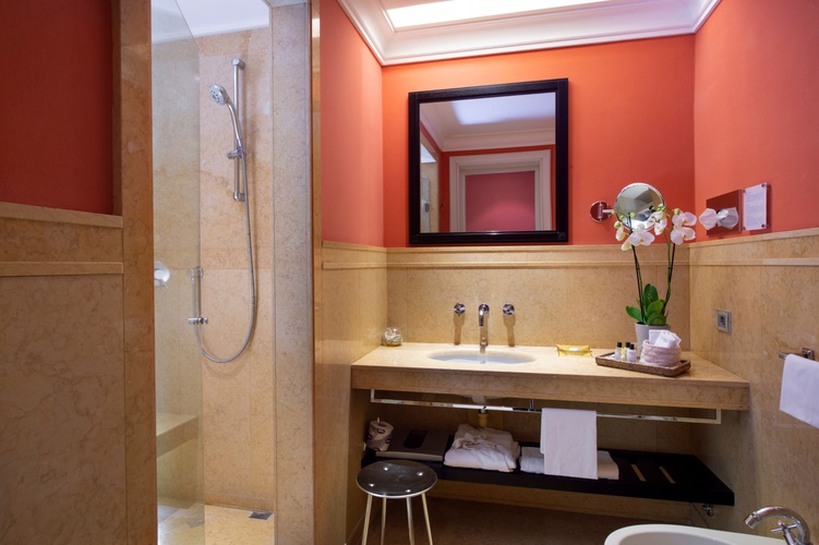 Klassisches doppelzimmer art hotel novecento bologna Klassisches doppelzimmer art hotel novecento bologna