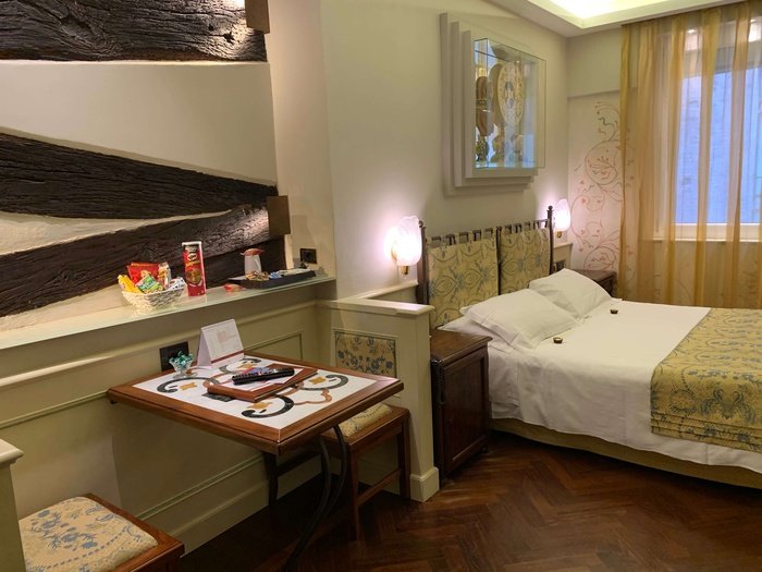 KLASSISCHES DOPPELZIMMER Art Hotel Commercianti Bologna, Italia KLASSISCHES DOPPELZIMMER Art Hotel Commercianti Bologna, Italia