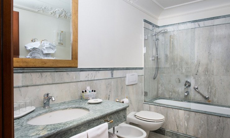 SUITE DELUXE Art Hotel Orologio Bologna, Italia SUITE DELUXE Art Hotel Orologio Bologna, Italia