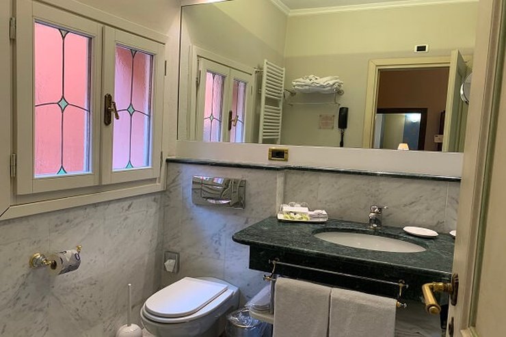 Suiten art hotel commercianti bologna Suiten art hotel commercianti bologna