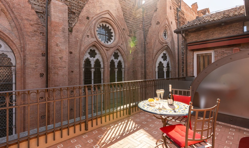 Deluxe Doppelzimmer mit Terrasse Art Hotel Commercianti Bologna Deluxe Doppelzimmer mit Terrasse Art Hotel Commercianti Bologna