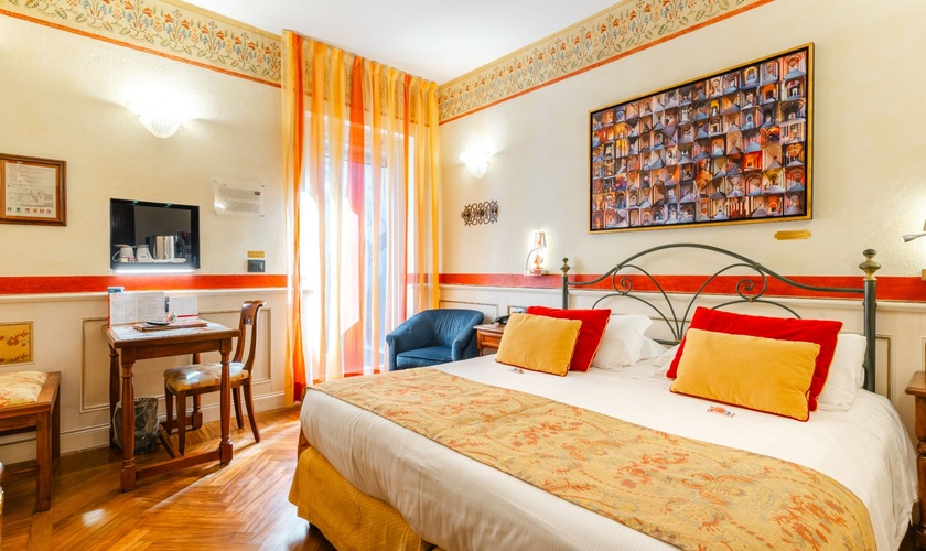 Deluxe Doppelzimmer mit Terrasse Art Hotel Commercianti Bologna Deluxe Doppelzimmer mit Terrasse Art Hotel Commercianti Bologna