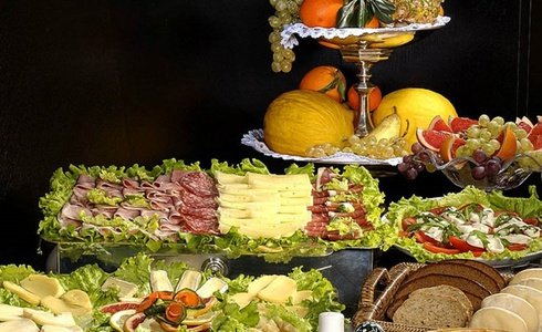 FRÜHSTÜCKSBUFFET INKLUSIVE VON 7:00 BIS 11:00 A. M. Art Hotel Novecento in Bologna FRÜHSTÜCKSBUFFET INKLUSIVE VON 7:00 BIS 11:00 A. M. Art Hotel Novecento in Bologna