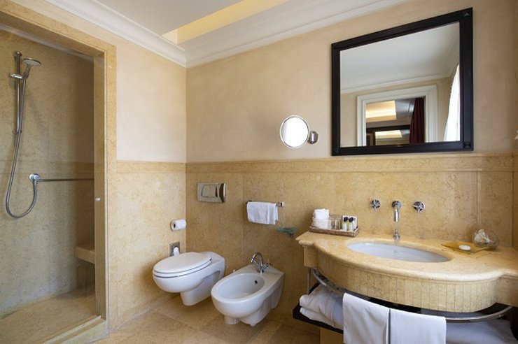 Klassisches doppelzimmer art hotel novecento bologna, italia Klassisches doppelzimmer art hotel novecento bologna, italia