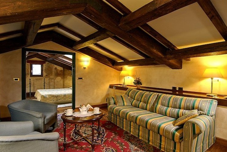SUITEN Art Hotel Commercianti Bologna, Italia SUITEN Art Hotel Commercianti Bologna, Italia