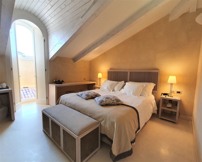 Deluxe penthouse zimmer art hotel novecento bologna Deluxe penthouse zimmer art hotel novecento bologna