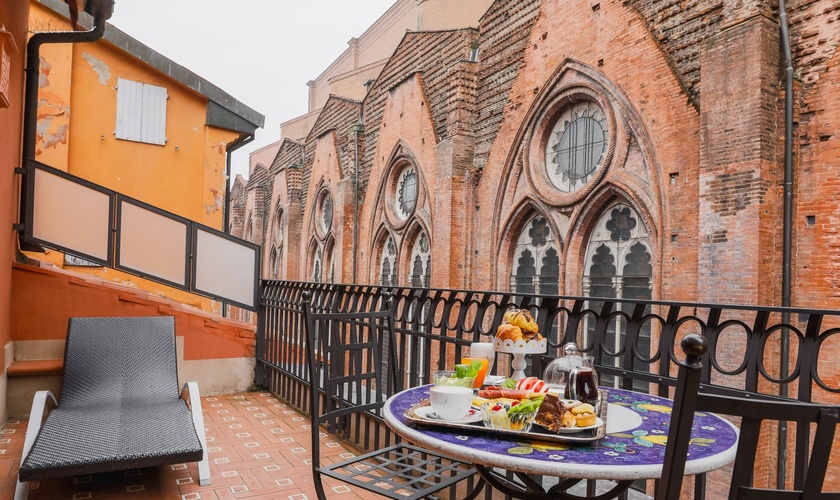Deluxe Doppelzimmer mit Terrasse Art Hotel Commercianti Bologna Deluxe Doppelzimmer mit Terrasse Art Hotel Commercianti Bologna