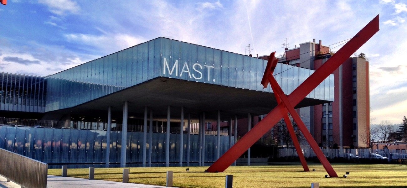 MAST  