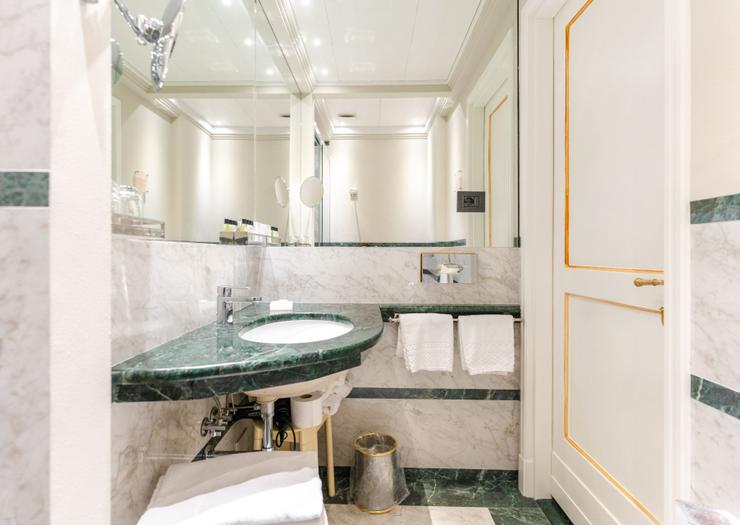 Deluxe Doppelzimmer mit Terrasse Art Hotel Commercianti Bologna Deluxe Doppelzimmer mit Terrasse Art Hotel Commercianti Bologna